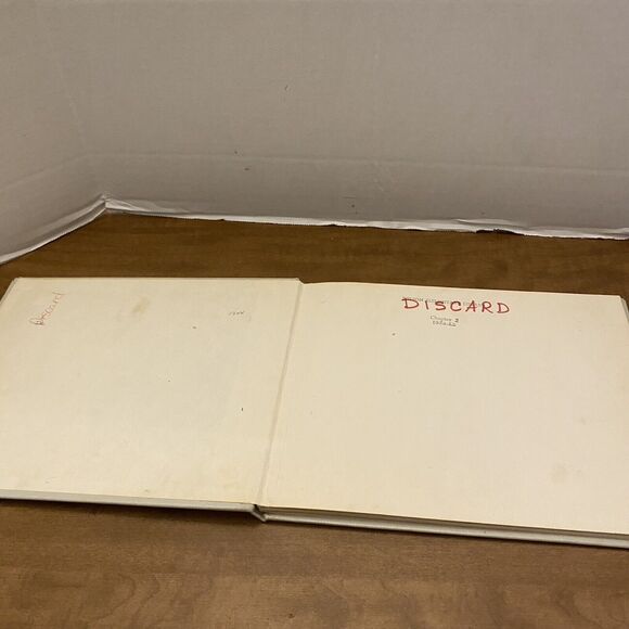 The Prince Of The Dolomites By Tomie De Paola Ex Library Hardcover - Picture 3 of 13